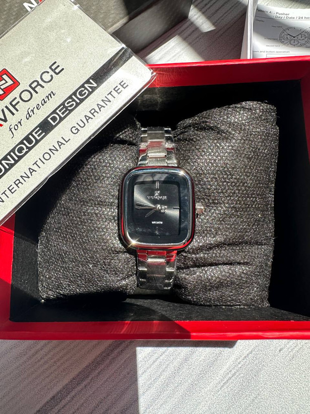 ساعت مچی زنانه نیویفورس (Naviforce) مدل 5075 - ضد آب صفحه مشکی